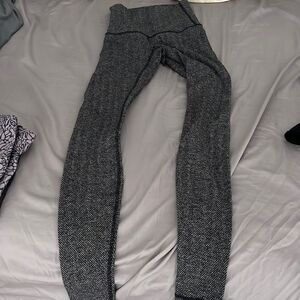 Lululemon black and white herringbone leggings sz 2